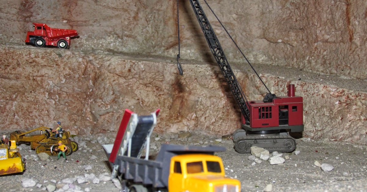 Eddie's Rail Fan Page A miniature quarry in H.O Scale.